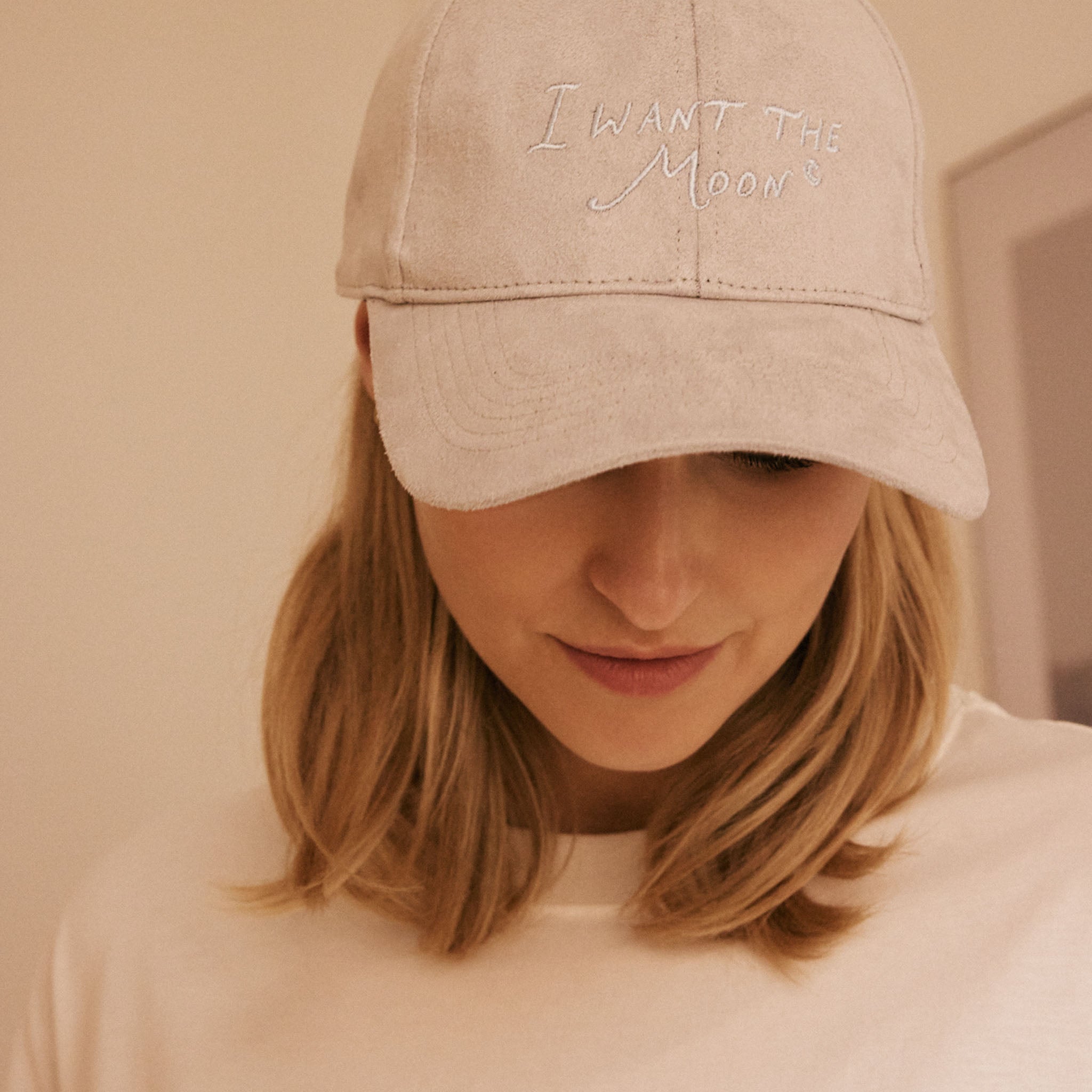 I WANT THE MOON® – Luxury Line Suede Look Cap in Silver Dust