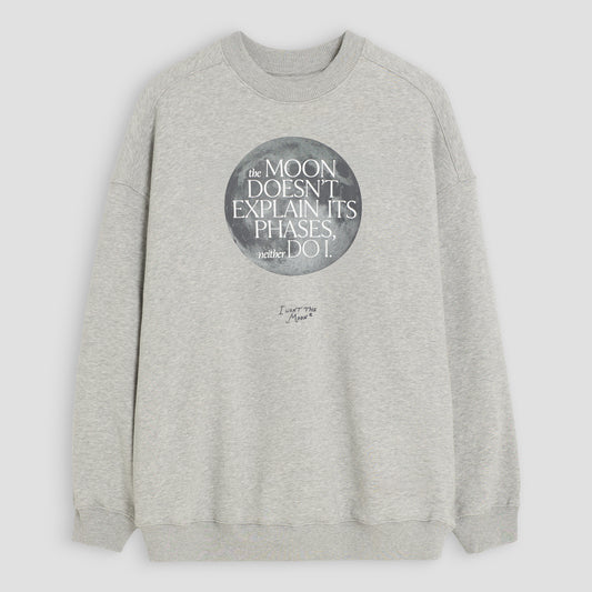 The Moon Doesn’t Explain Its Phases – Neither Do I - Premium Line Oversized Sweater mit Integrated-Moon-Print in Cosmic Ash