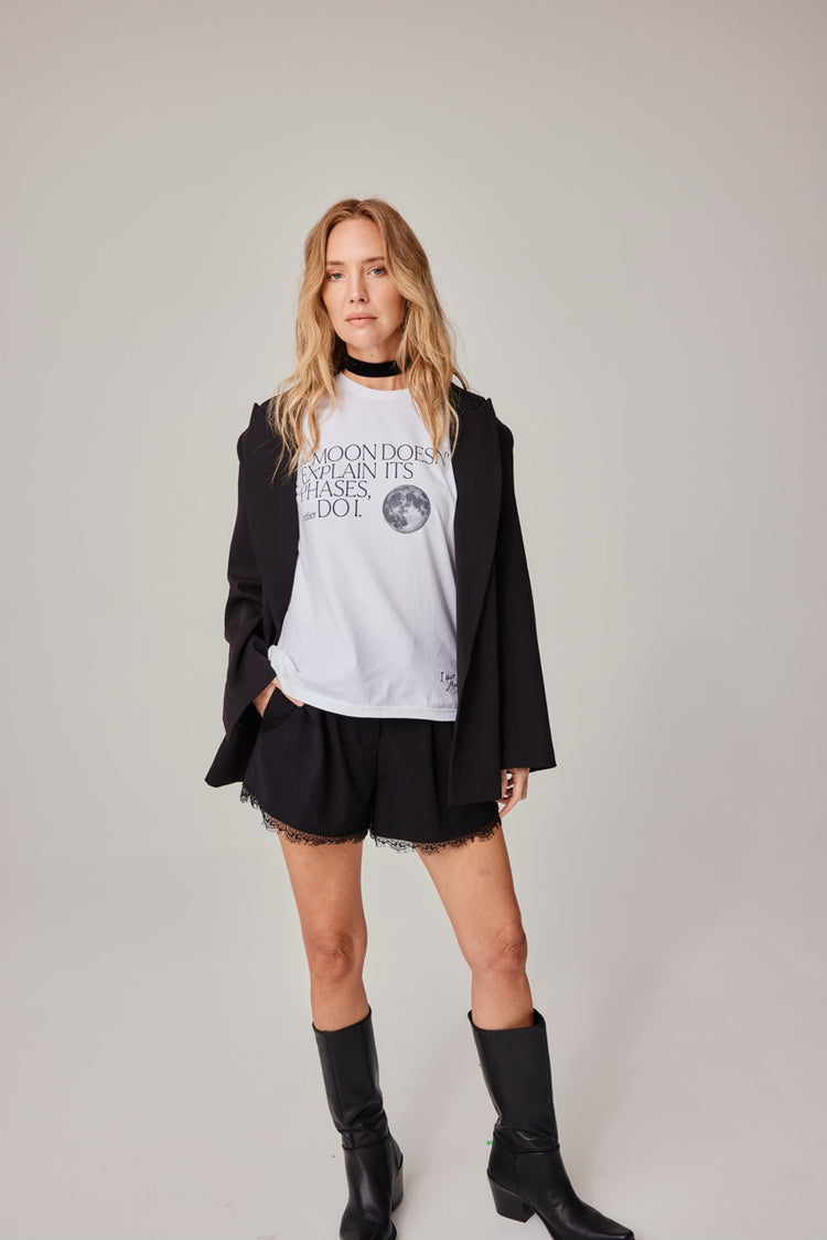 The Moon Doesn’t Explain Its Phases – Neither Do I - Premium Line Oversized T-Shirt in Luna Glow Off-White