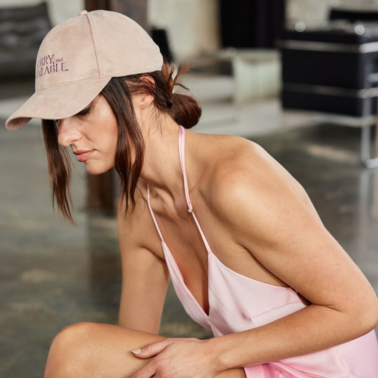 Sorry, not available – Luxury Line Suede Look Cap in Dusky Pink