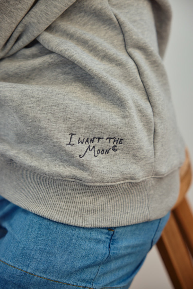 The Moon Doesn’t Explain Its Phases – Neither Do I - Premium Line Oversized Sweater in Cosmic Ash