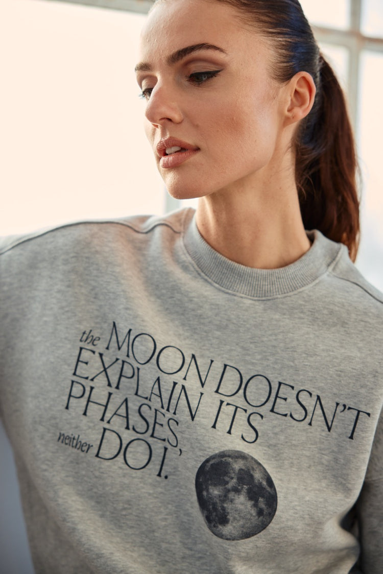 The Moon Doesn’t Explain Its Phases – Neither Do I - Premium Line Oversized Sweater in Cosmic Ash