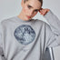 Bild in Galerie-Betrachter laden, The Moon Doesn’t Explain Its Phases – Neither Do I - Premium Line Oversized Sweater mit Integrated-Moon-Print in Cosmic Ash
