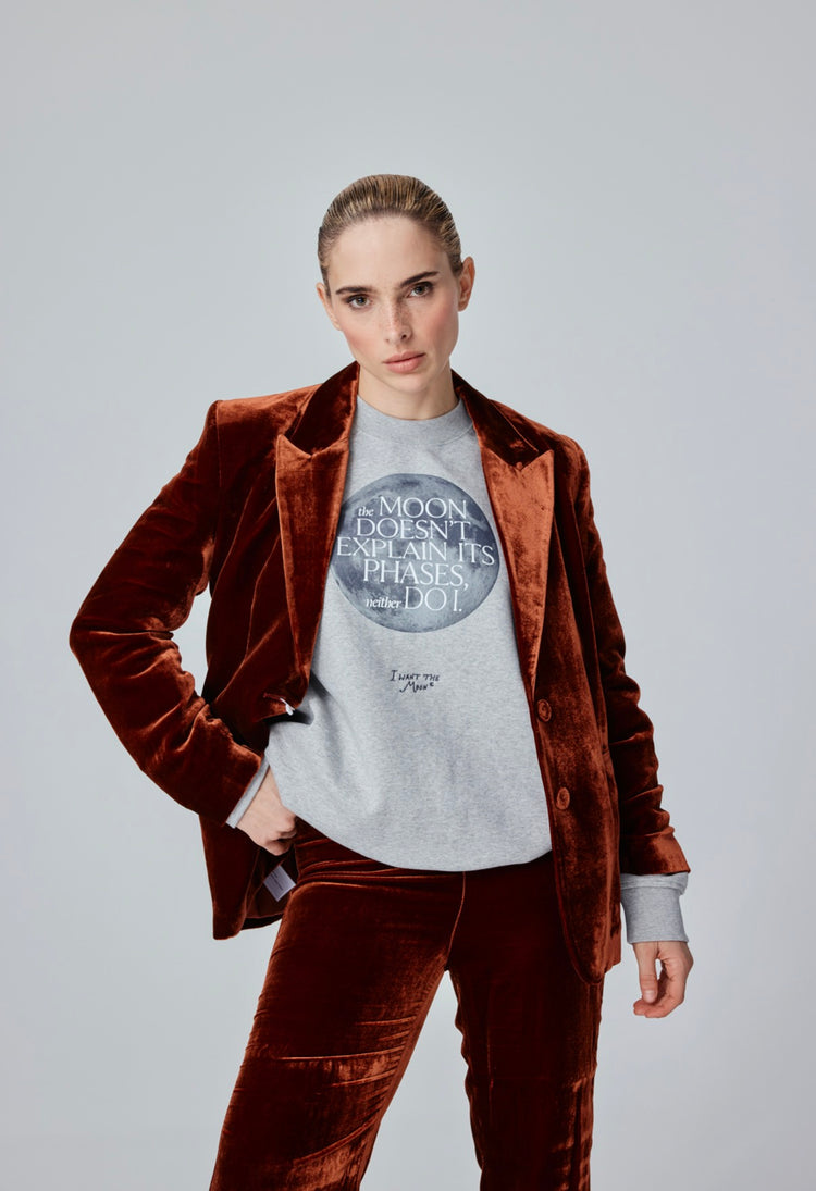 The Moon Doesn’t Explain Its Phases – Neither Do I - Premium Line Oversized Sweater mit Integrated-Moon-Print in Cosmic Ash