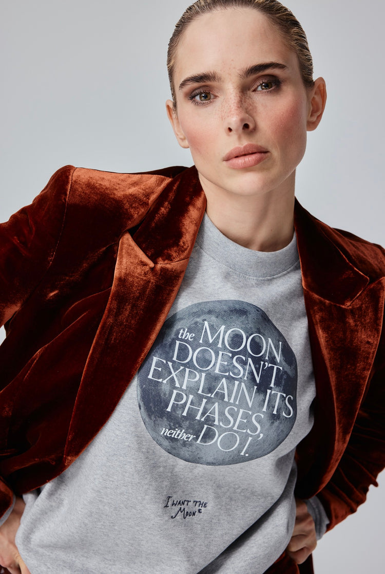 The Moon Doesn’t Explain Its Phases – Neither Do I - Premium Line Oversized Sweater mit Integrated-Moon-Print in Cosmic Ash