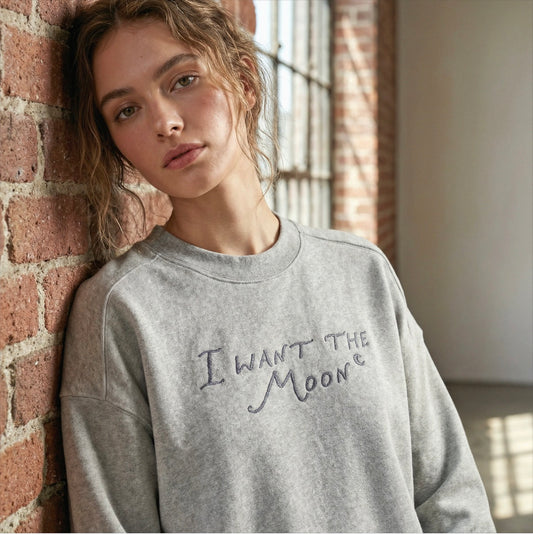 I WANT THE MOON® – Luxury Line Sweatshirt mit Frontstick gross in Cosmic Ash