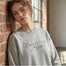 Bild in Galerie-Betrachter laden, I WANT THE MOON® – Luxury Line Sweatshirt mit Frontstick gross in Cosmic Ash
