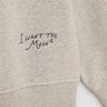Bild in Galerie-Betrachter laden, I WANT THE MOON® – Premium Line Oversized Sweater in Cosmic Ash
